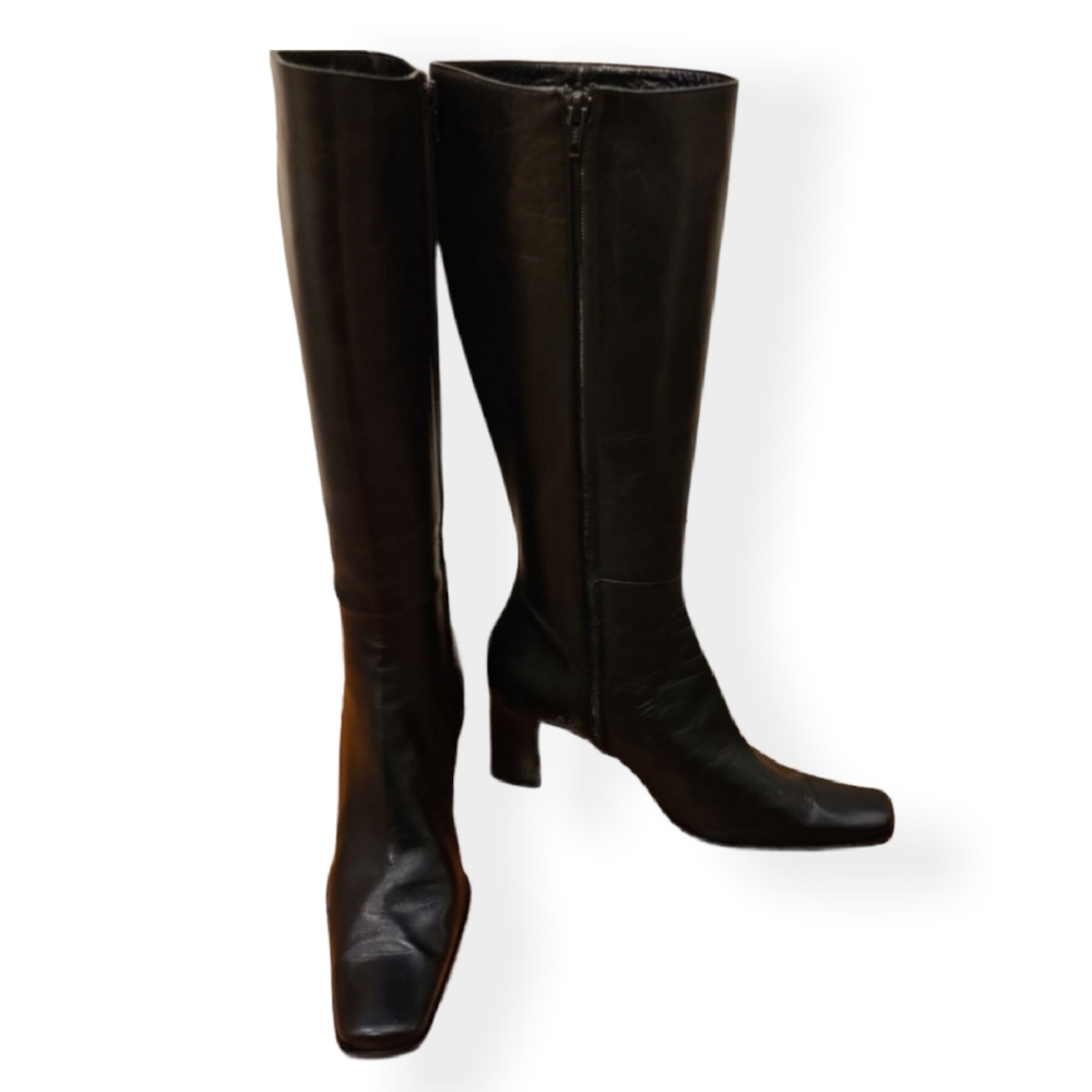 DI NUCCIO Knee High Heeled Leather Boot Square Toe